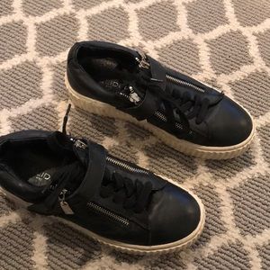 J SLIDE BLACK SNEAKERS